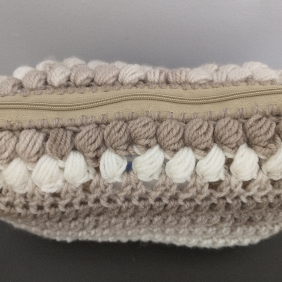 Crochet Ombre Clutch Handbag with Zipper - Picture 2 of 7